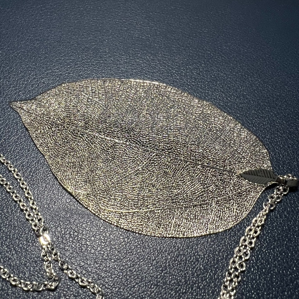 Silver-toned Filigree Leaf Necklace - Picture 2 of 6